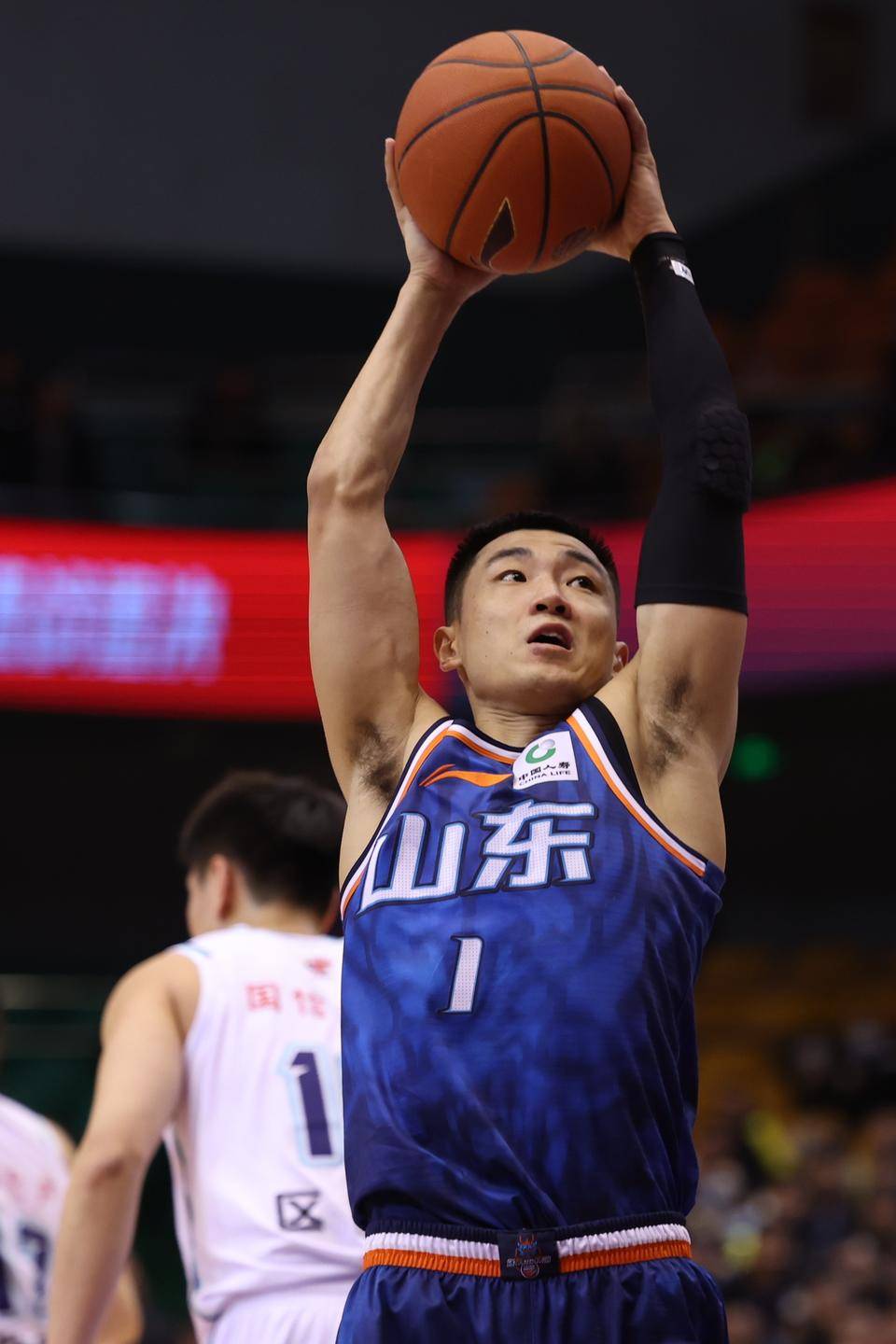 九游游戏盒-里程碑夜！山东男篮回应争议，CBA常规赛清晨刷纪录，球迷炸锅，控场能力受关注的简单介绍